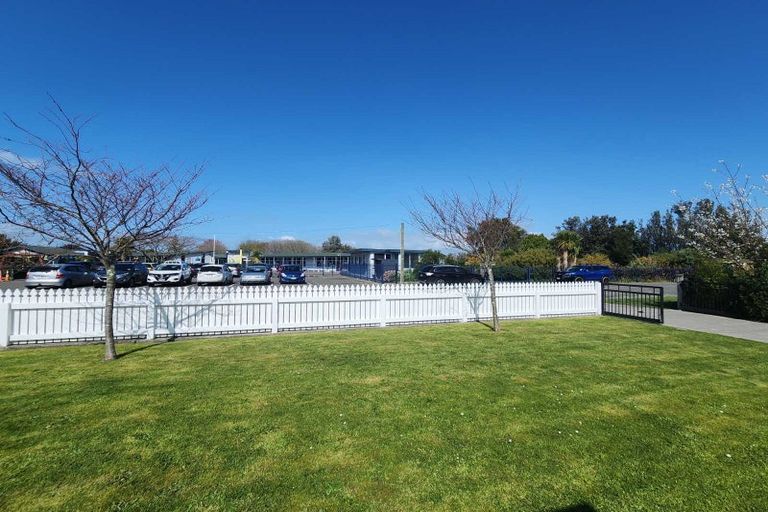 Photo of property in 8 Clifton Street, Bulls, 4818