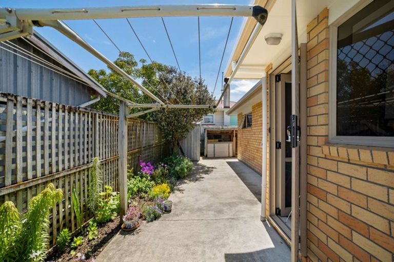 Photo of property in 19 Waverley Street, Elgin, Gisborne, 4010