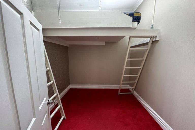 Photo of property in 6-10 Mudges Terrace, Newtown, Wellington, 6021