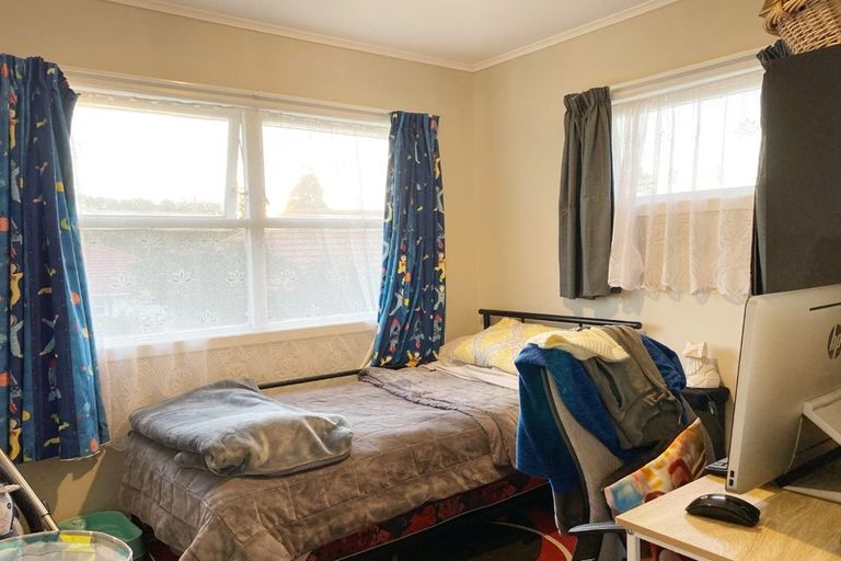 Photo of property in 43 Blease Street, New Lynn, Auckland, 0600