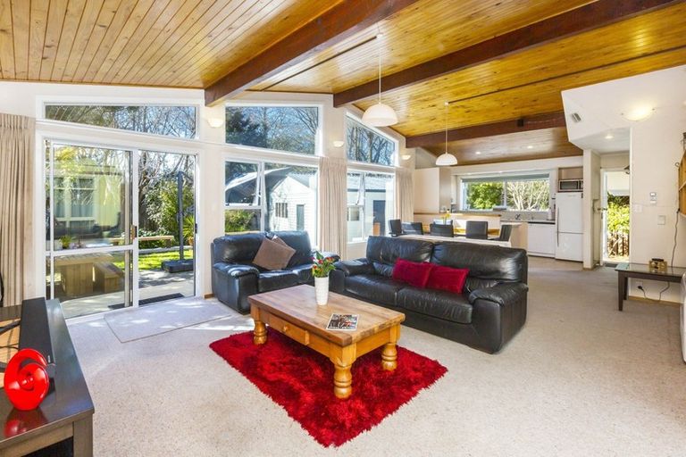 Photo of property in 43 Burns Grove, Trentham, Upper Hutt, 5018