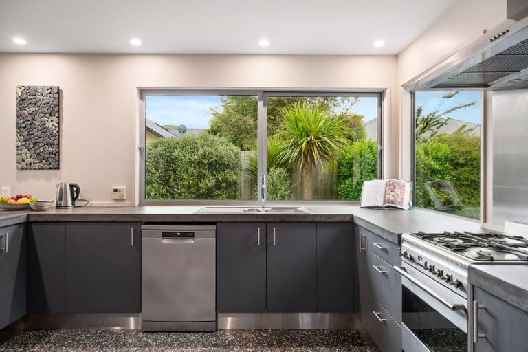 Photo of property in 3 Rere Road, Lake Hayes, Queenstown, 9304