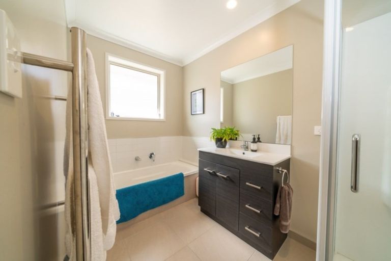 Photo of property in 109 Lakes Boulevard, Pyes Pa, Tauranga, 3112