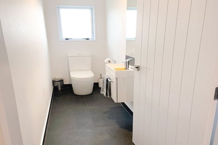 Photo of property in 8 Tapuhikura Street, Waikanae, 5036