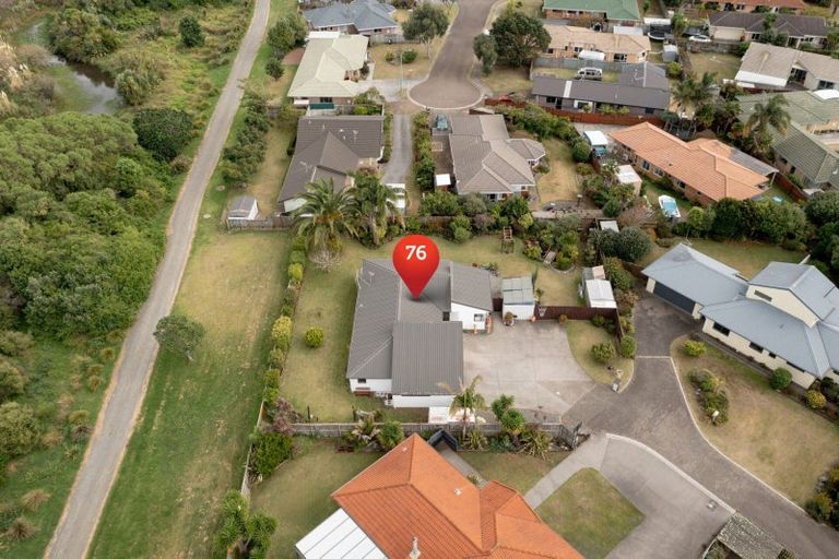 Photo of property in 76 Dalton Drive, Papamoa Beach, Papamoa, 3118