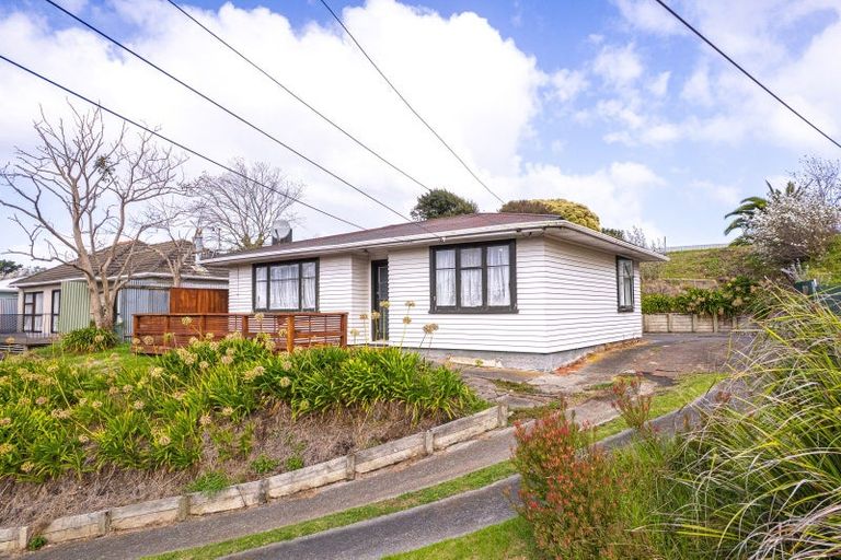 Photo of property in 105 Purnell Street, College Estate, Whanganui, 4500