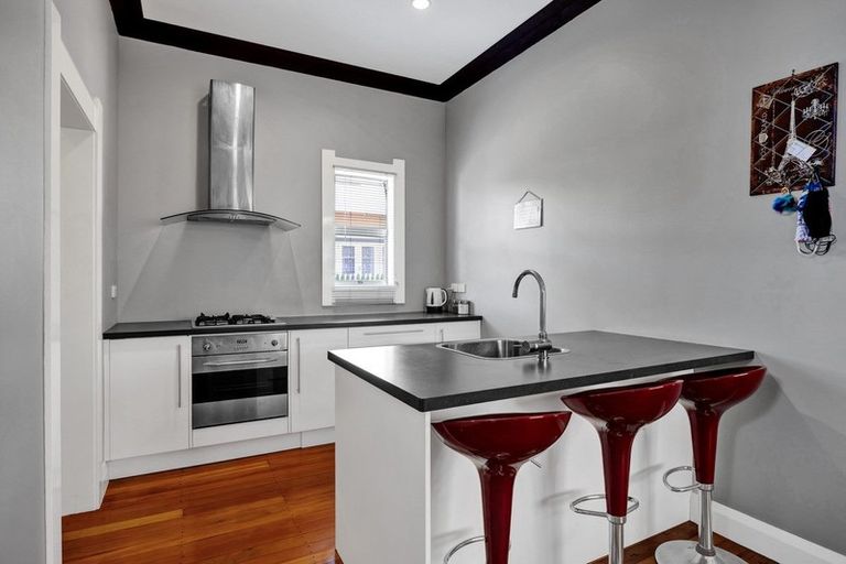 Photo of property in 8 Collins Street, Hawera, 4610