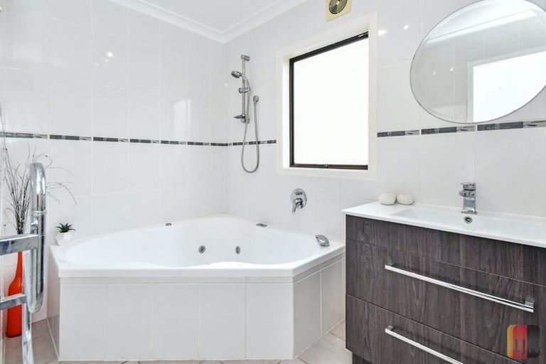 Photo of property in 15 Green Lane, Pukekohe, 2120