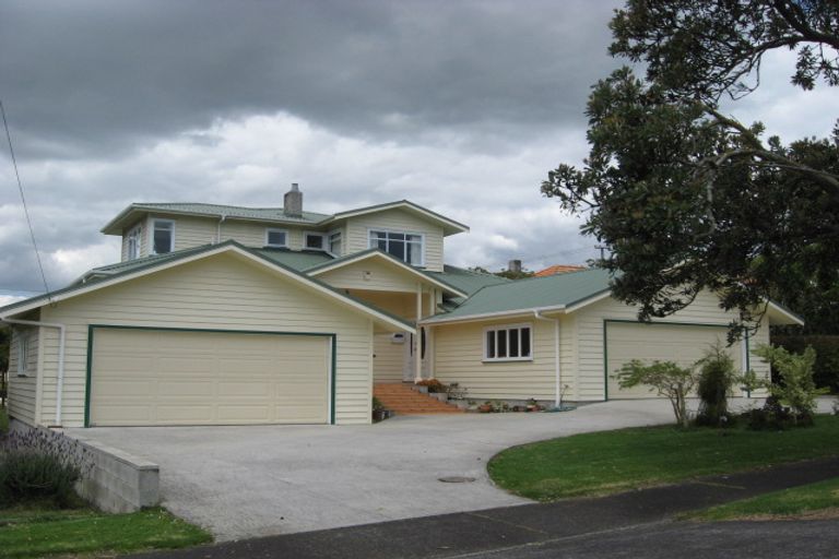 Photo of property in 27 Scott Avenue, Mangere Bridge, Auckland, 2022