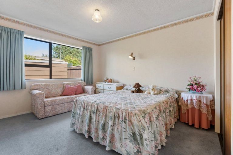 Photo of property in 14 Poplar Grove, Whalers Gate, New Plymouth, 4310