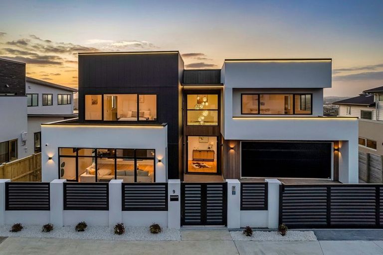 Photo of property in 9 Michael Richard Place, East Tamaki Heights, Auckland, 2016