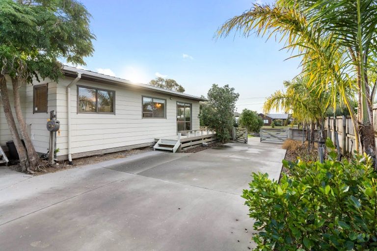 Photo of property in 316 Linton Crescent, Whangamata, 3620
