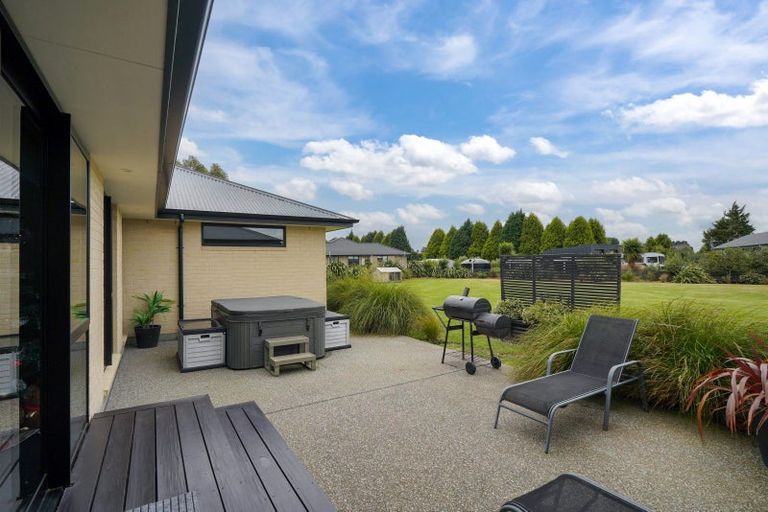 Photo of property in 14 Kakariki Way, Otatara, Invercargill, 9879