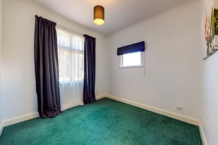 Photo of property in 3a Linwood Way, Island Bay, Wellington, 6023