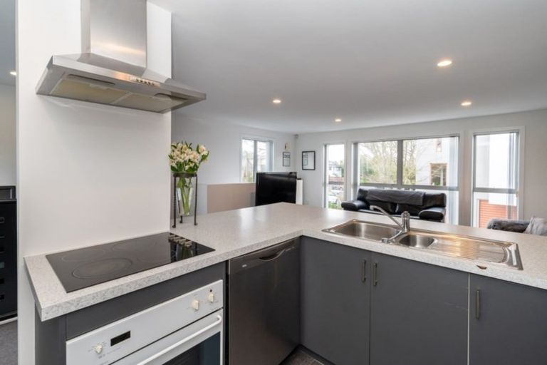 Photo of property in 1/86 Springfield Road, St Albans, Christchurch, 8014