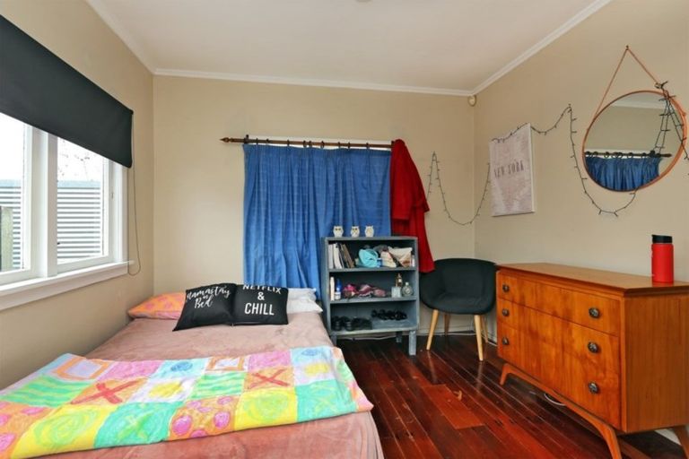 Photo of property in 100 Barden Street, Mayfair, Hastings, 4122