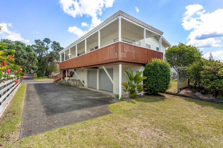 Photo of property in 216 Patuwai Drive, Whangamata, 3620