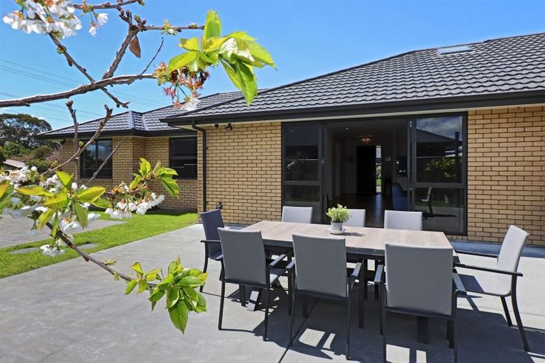Photo of property in 2 Whittaker Place, Havelock North, 4130