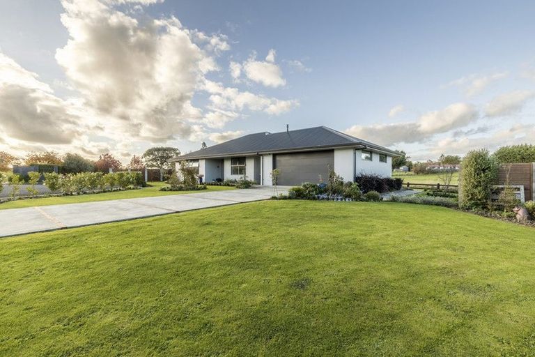 Photo of property in 10 Hanalin Drive, Marton, 4710