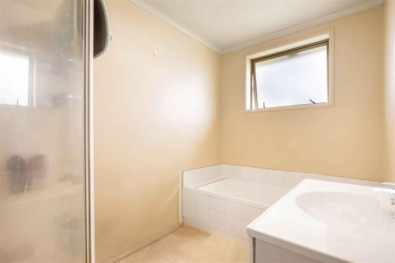 Photo of property in 6 Mckenzie Place, Rototuna North, Hamilton, 3210