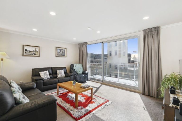 Photo of property in 13/15 Roxburgh Street, Mount Victoria, Wellington, 6011