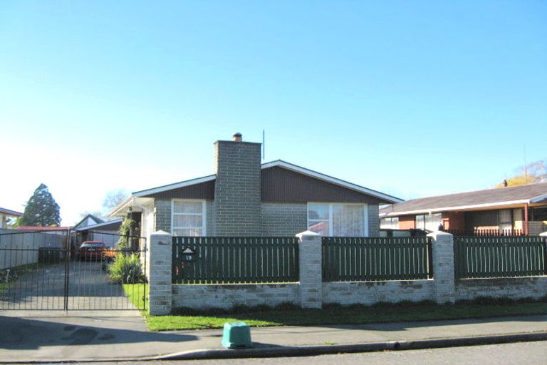 Photo of property in 19 Montague Street, Islington, Christchurch, 8042