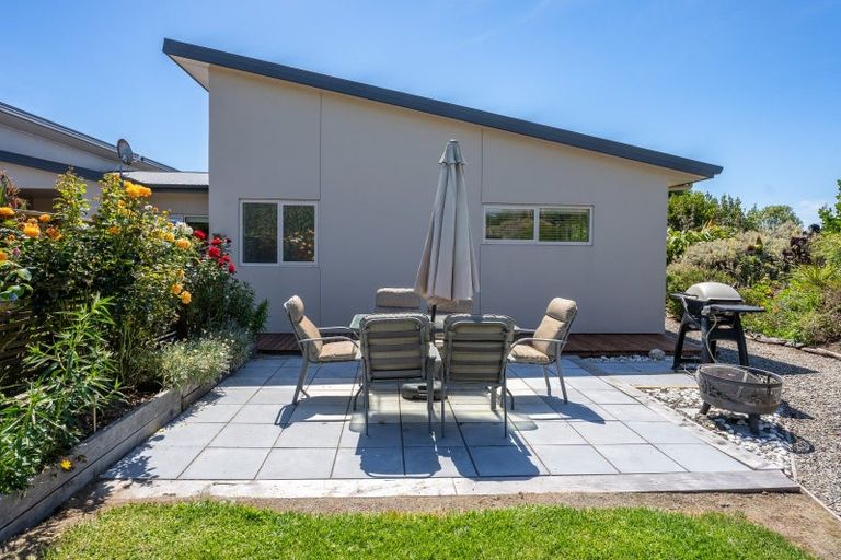 Photo of property in 52 Harakeke Road, Te Horo, Otaki, 5581