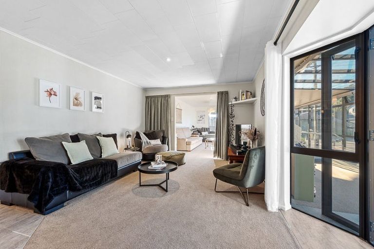 Photo of property in 102 Waikawa Road, Picton, 7220