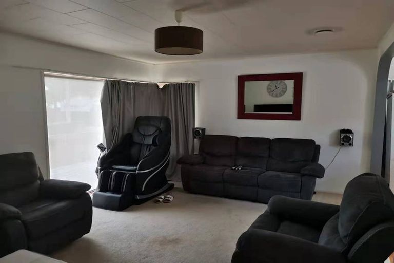 Photo of property in 49 Lavery Place, Sunnynook, Auckland, 0632