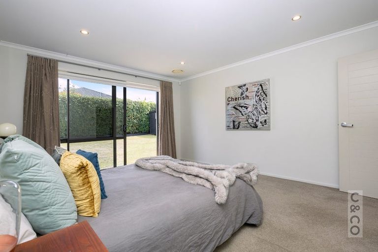 Photo of property in 10 Pohutukawa Parade, Riverhead, 0820