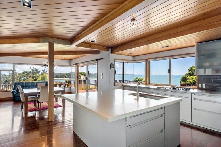 Photo of property in 37 Hawke Crescent, Beachlands, Auckland, 2018