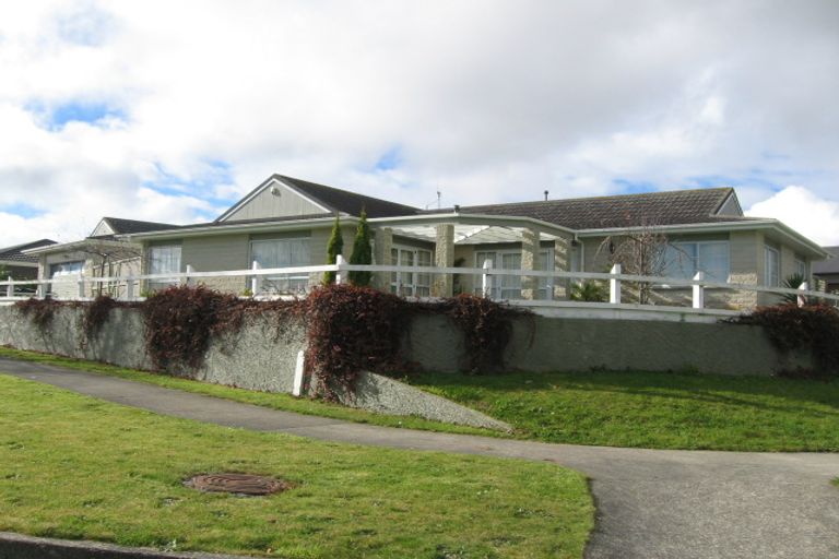 Photo of property in 71 Pacific Drive, Fitzherbert, Palmerston North, 4410