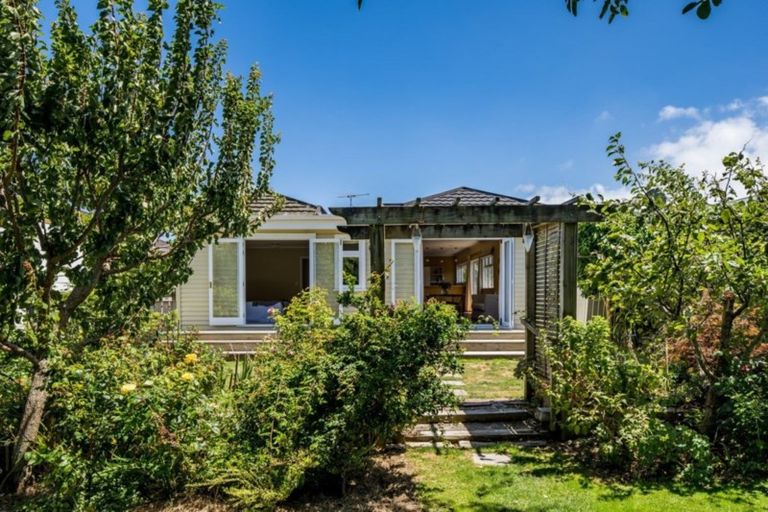 Photo of property in 33 Ropata Crescent, Boulcott, Lower Hutt, 5010