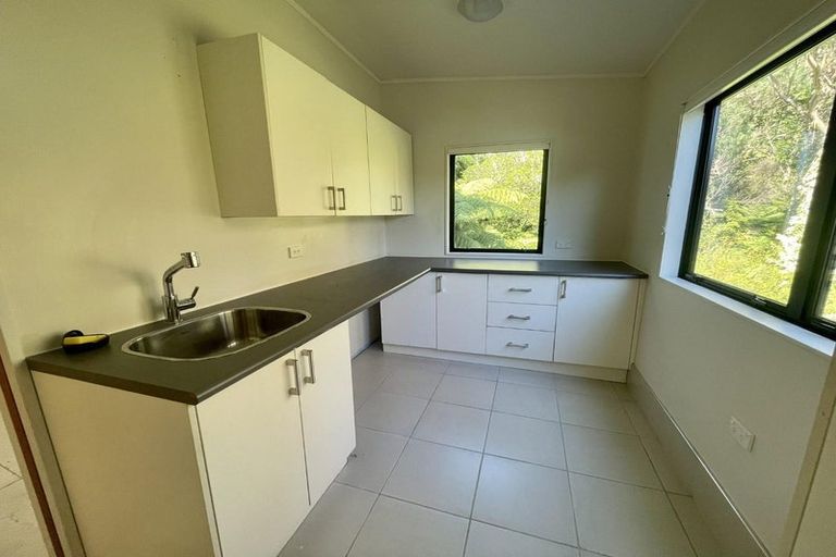 Photo of property in 6b Chatsworth Road, Silverstream, Upper Hutt, 5019