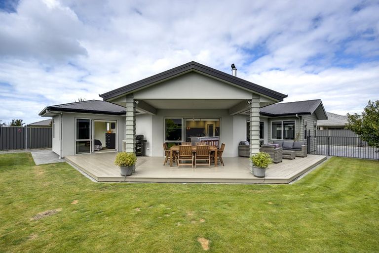 Photo of property in 17 Waitaki Way, Poraiti, Napier, 4112