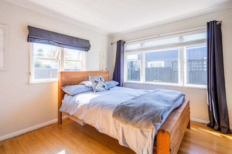 Photo of property in 1 Toru Road, Paraparaumu Beach, Paraparaumu, 5032