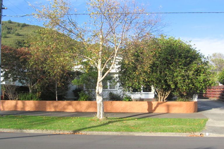 Photo of property in 28 Norton Park Avenue, Fairfield, Lower Hutt, 5011
