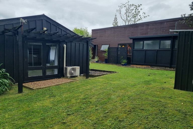 Photo of property in 279 Royal Road, Massey, Auckland, 0614