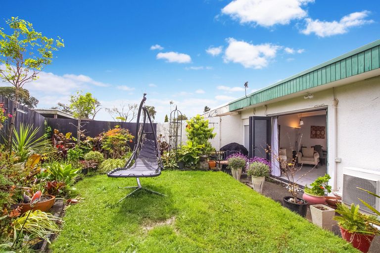 Photo of property in 1/153a Te Atatu Road, Te Atatu South, Auckland, 0610