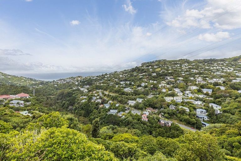 Photo of property in 35 Chartwell Drive, Crofton Downs, Wellington, 6035