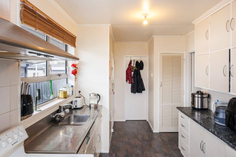 Photo of property in 4 Acacia Street, Kelvin Grove, Palmerston North, 4414