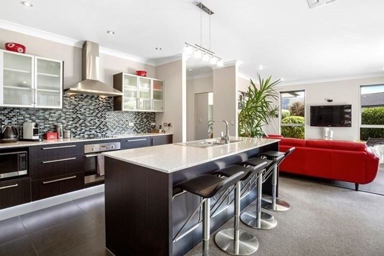 Photo of property in 105 Bing Lucas Drive, Tawa, Wellington, 5028