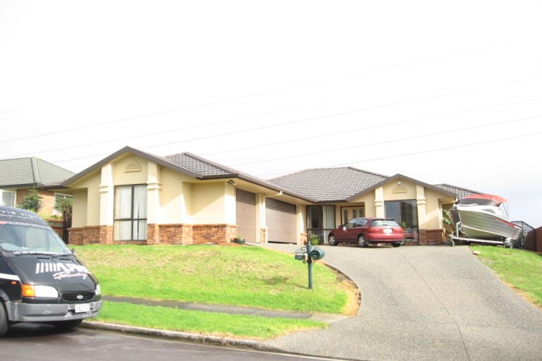 Photo of property in 14 Lamia Place, The Gardens, Auckland, 2105