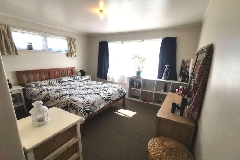 Photo of property in 21 Mcannalley Street, Manurewa East, Auckland, 2102