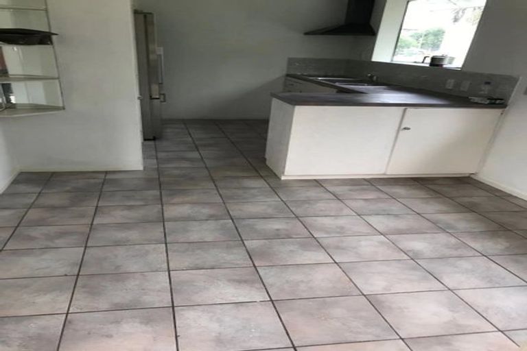 Photo of property in 217 Sturges Road, Henderson, Auckland, 0612