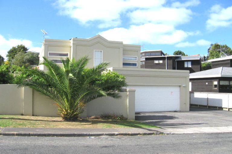 Photo of property in 2/21 Bevyn Street, Castor Bay, Auckland, 0620