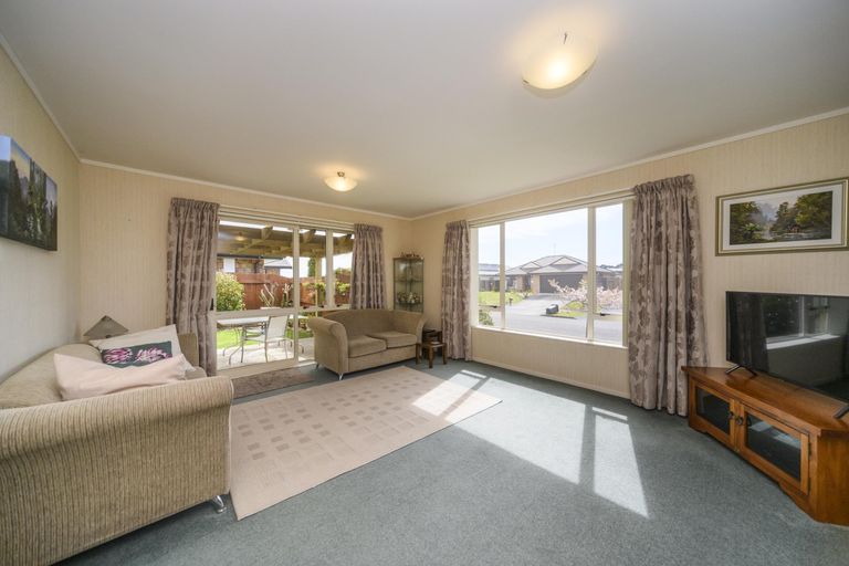 Photo of property in 22 Meridian Grove, Kelvin Grove, Palmerston North, 4414