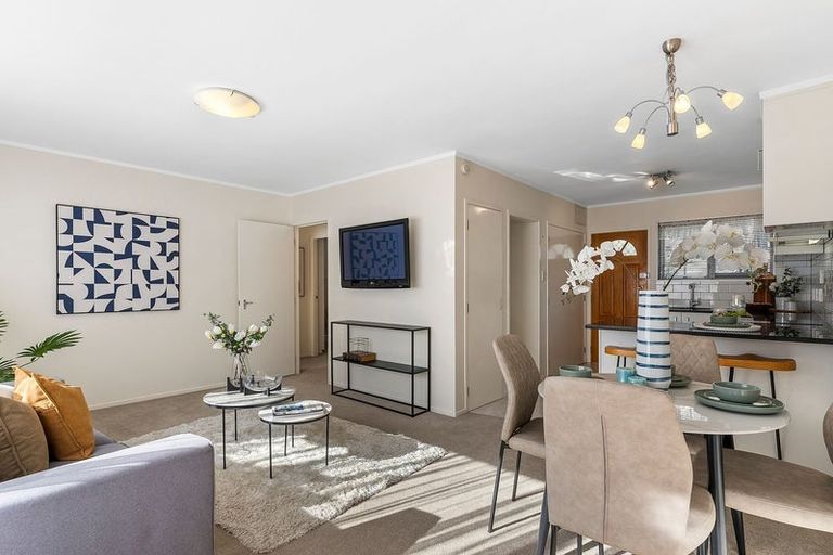 Photo of property in 4/112 Gossamer Drive, Pakuranga Heights, Auckland, 2010