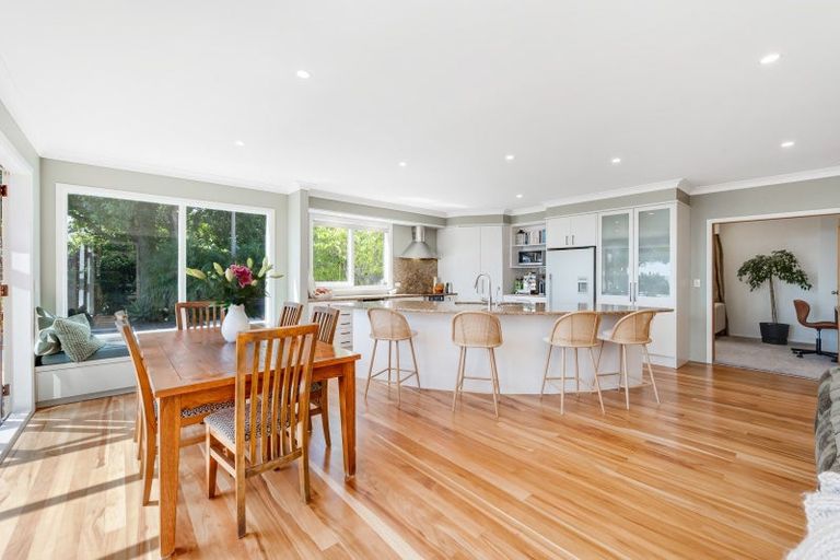 Photo of property in 188 Mellons Bay Road, Mellons Bay, Auckland, 2014