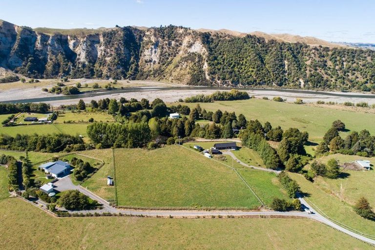 Photo of property in 125a Rowes Road, Hunterville, 4785